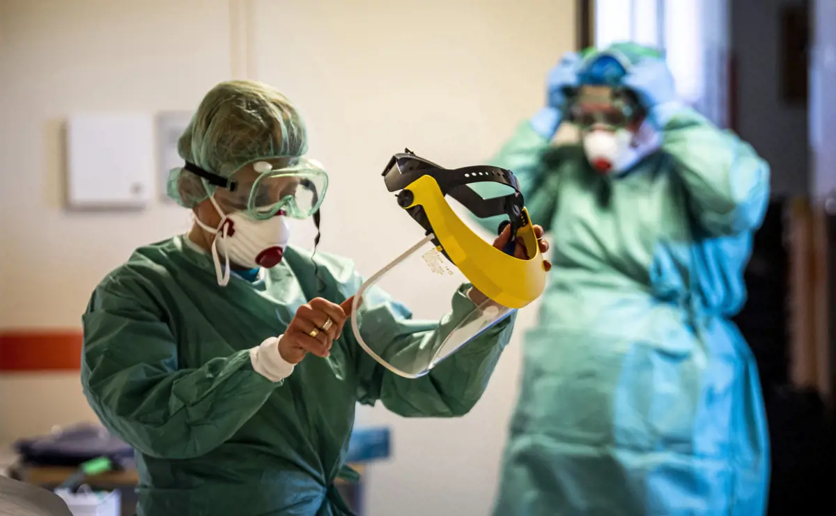 21 koronavírus-fertőzött van a tatabányai kórház dolgozói között, az egyikük lélegeztetésre szorul