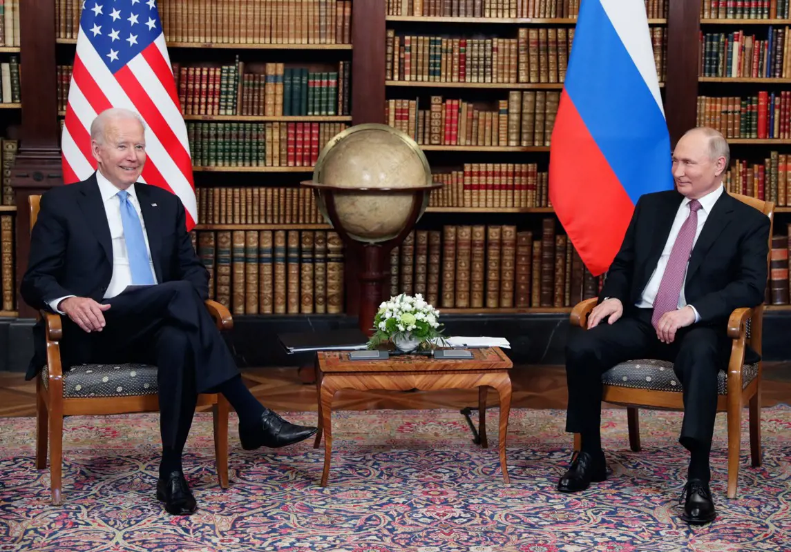 Közel egy órát tárgyalt egymással Biden és Putyin