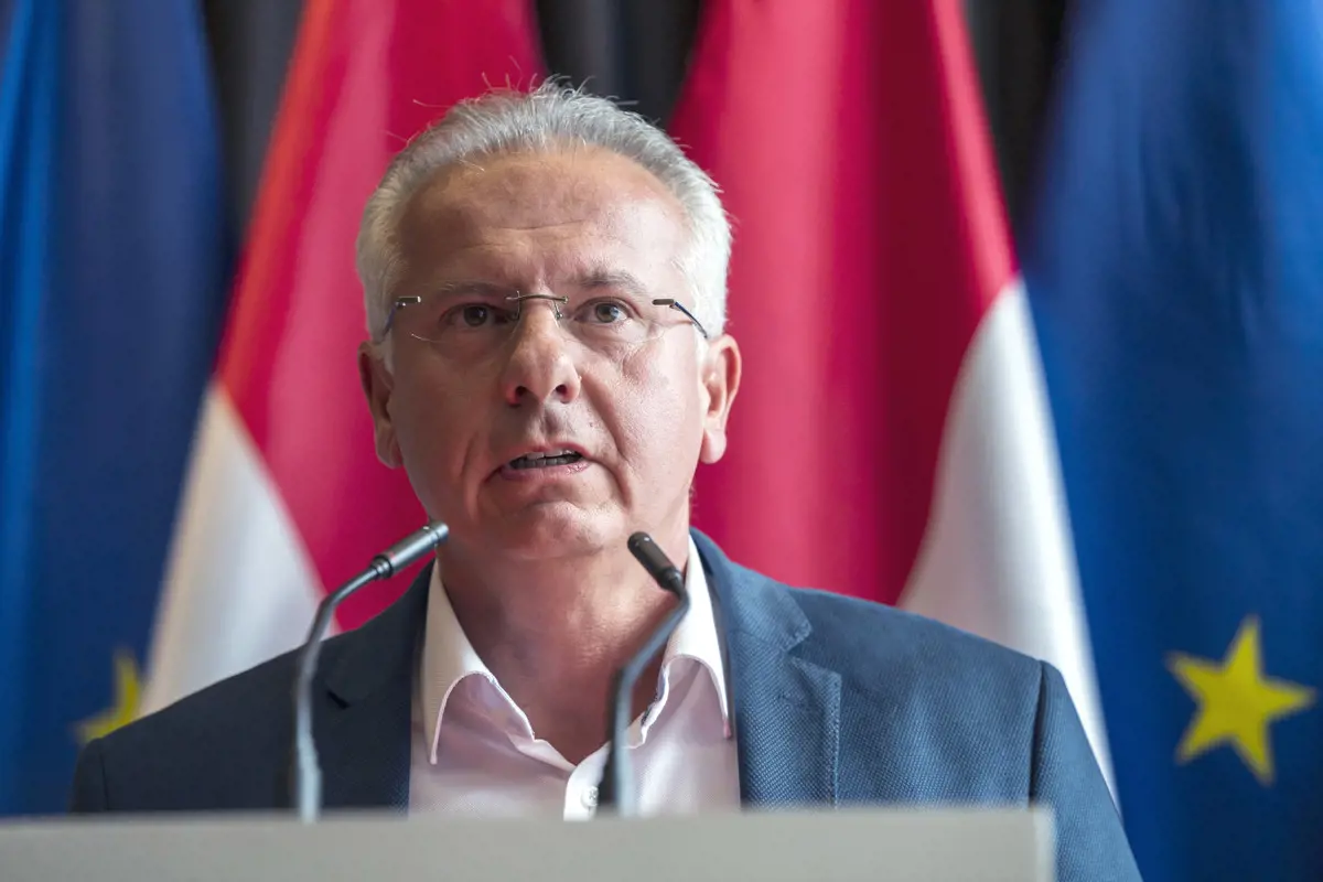 Pécs ellenzéki polgármestere visszautalja a fizetésemelésének összegét a városnak