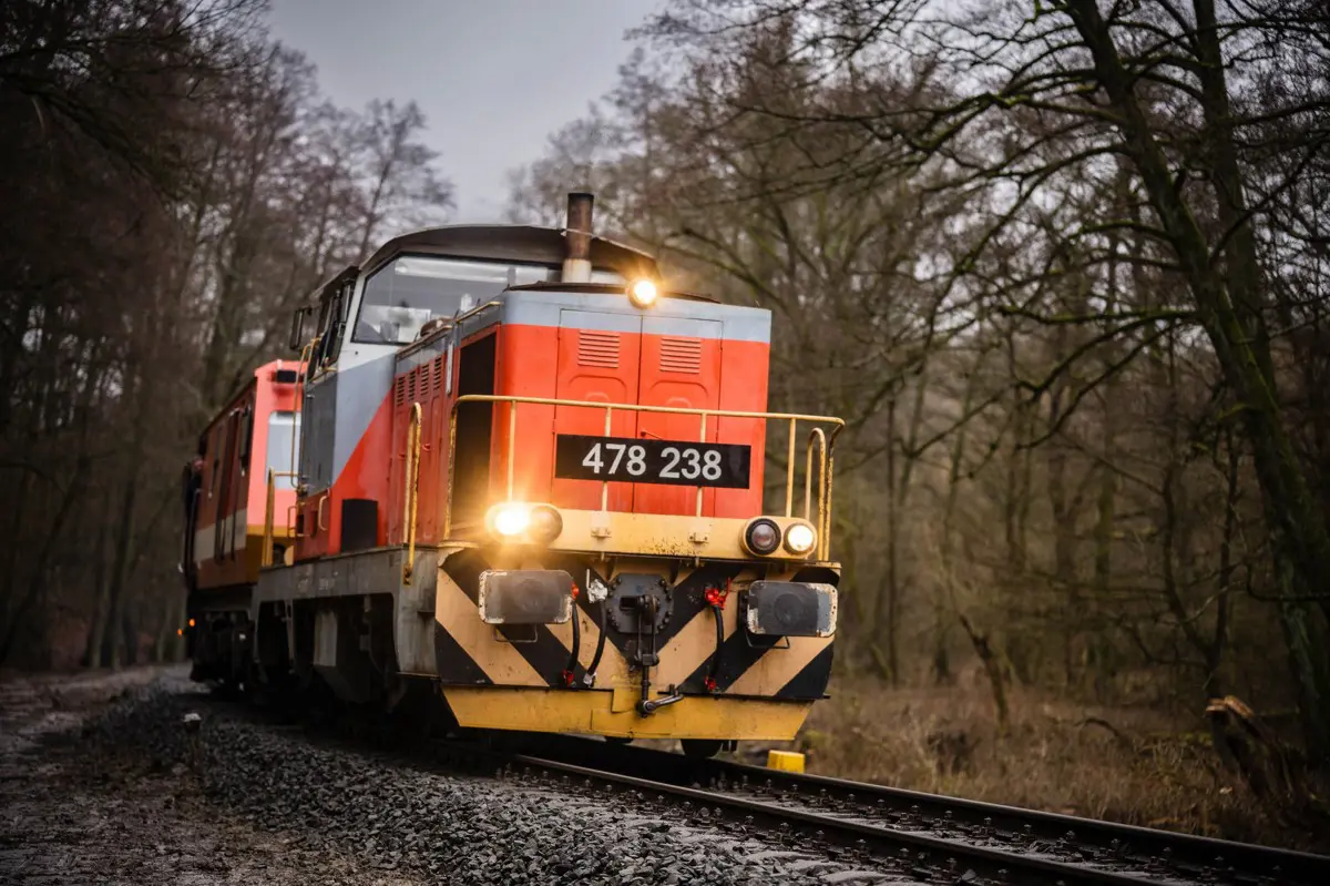Szombattól újra járnak a vonatok a szeptemberi kisiklás vonalán