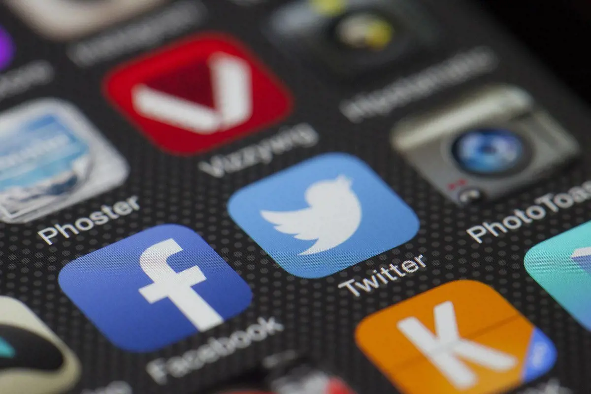 Az oroszok tovább szívatják a Twittert: most 2,4 millió rubelre bírságolták a közösségi oldalt