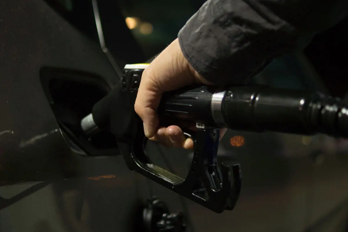 A gázolaj literje 717, a benziné pedig 640 forintba kerülne az ármaximálás nélkül