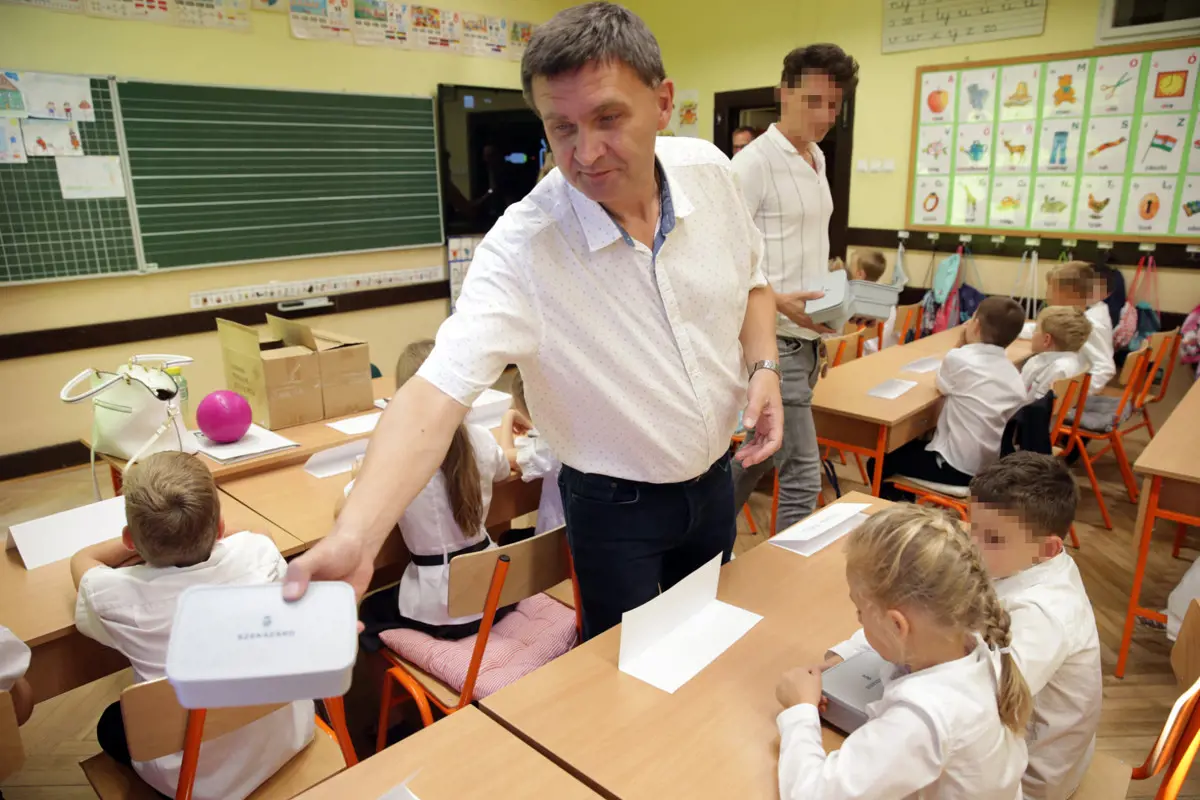 Szekszárd fideszes polgármestere is egyszemélyi kormányzásba kezdett