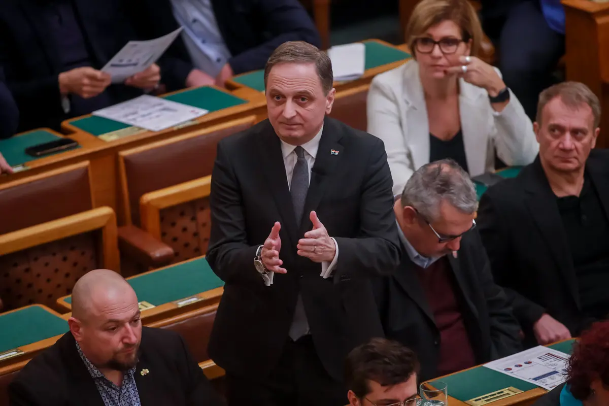 A Jobbik főpolgármester-jelöltje a parlamentben kérte számon a kormányt és Budapest mostani vezetését