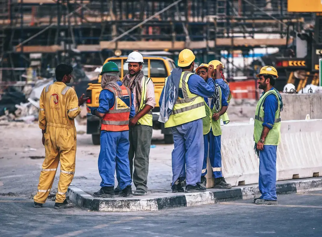 Adorján Béla: Migránsmunkások vagy tisztességesen megfizetett magyar dolgozók?