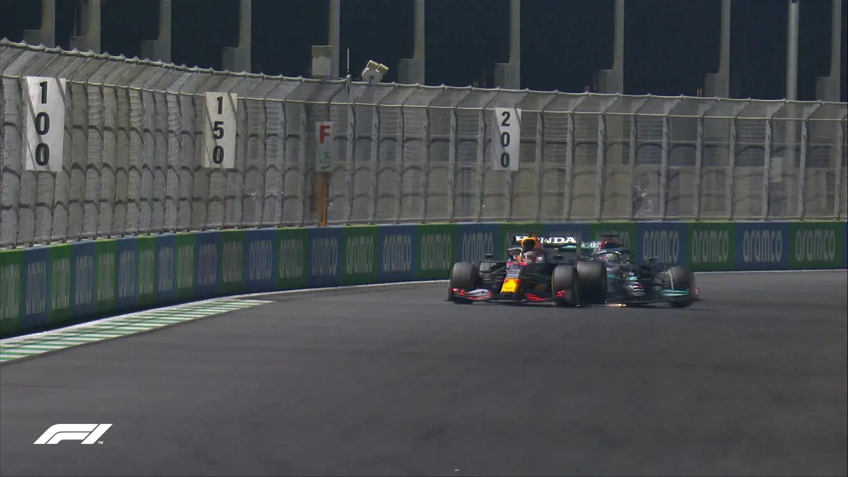 F1: Az utolsó futam előtt azonos pontszámmal áll Verstappen és Hamilton