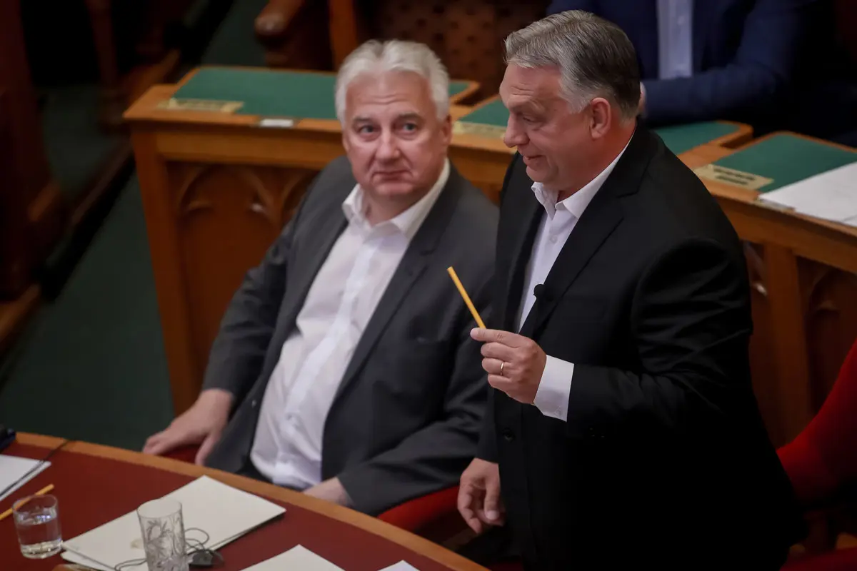 Orbán: Arra kérem a szülőket, a diákokat és a tanárokat, hogy tartsák be a törvényeket
