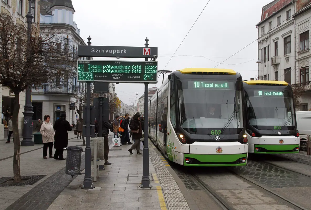 A Fidesz és a DK összefogva akadályozhatja meg Miskolc tömgeközlekedésének fejlesztését