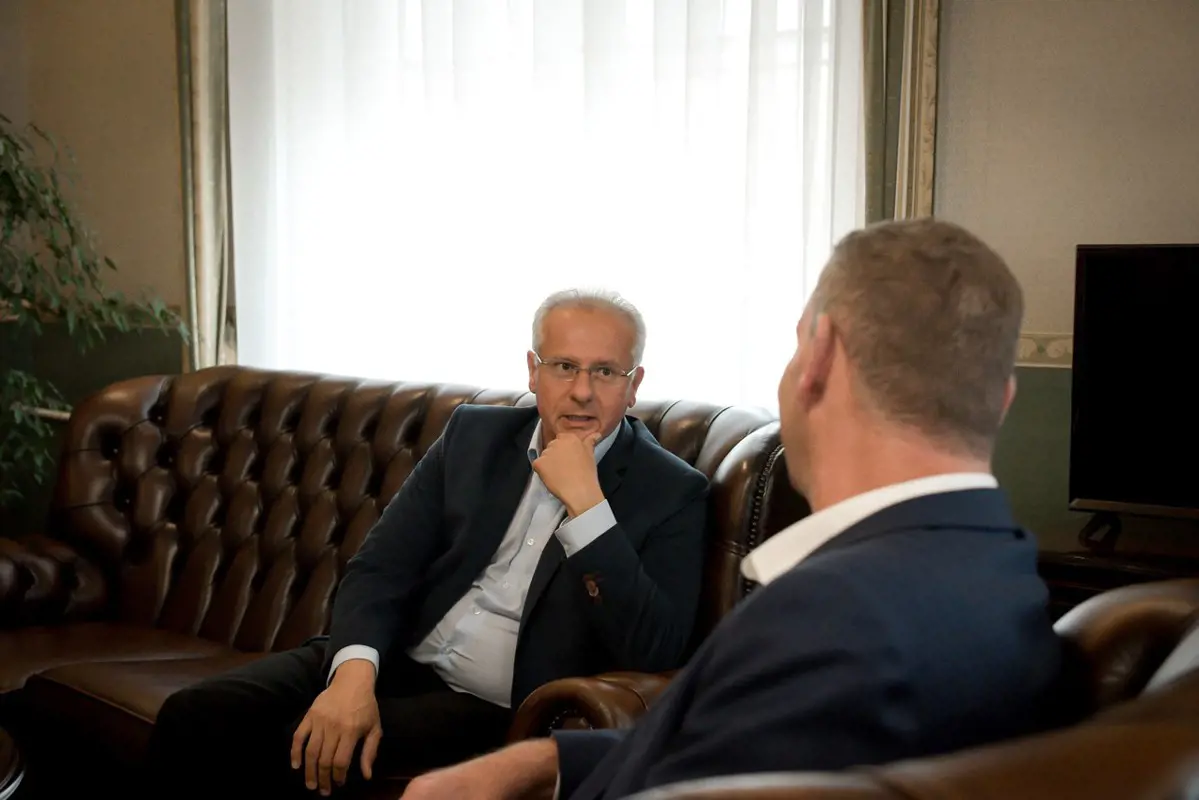 Nem örül a pécsi Fidesz, az új polgármester megkezdte a korrupció feltárását