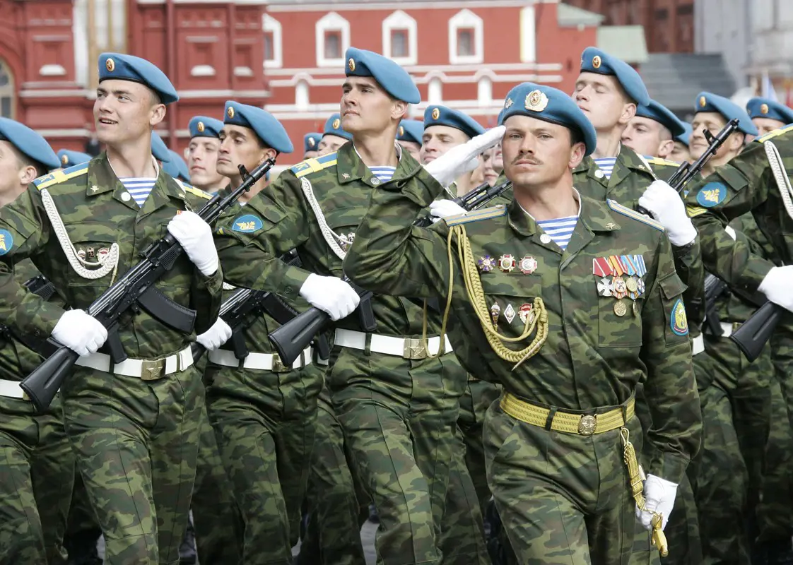 Oroszország jelentős haderőt irányított át az orosz-ukrán határhoz