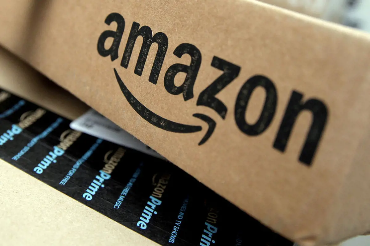 Amazon-részvényeket adott el az alapítója