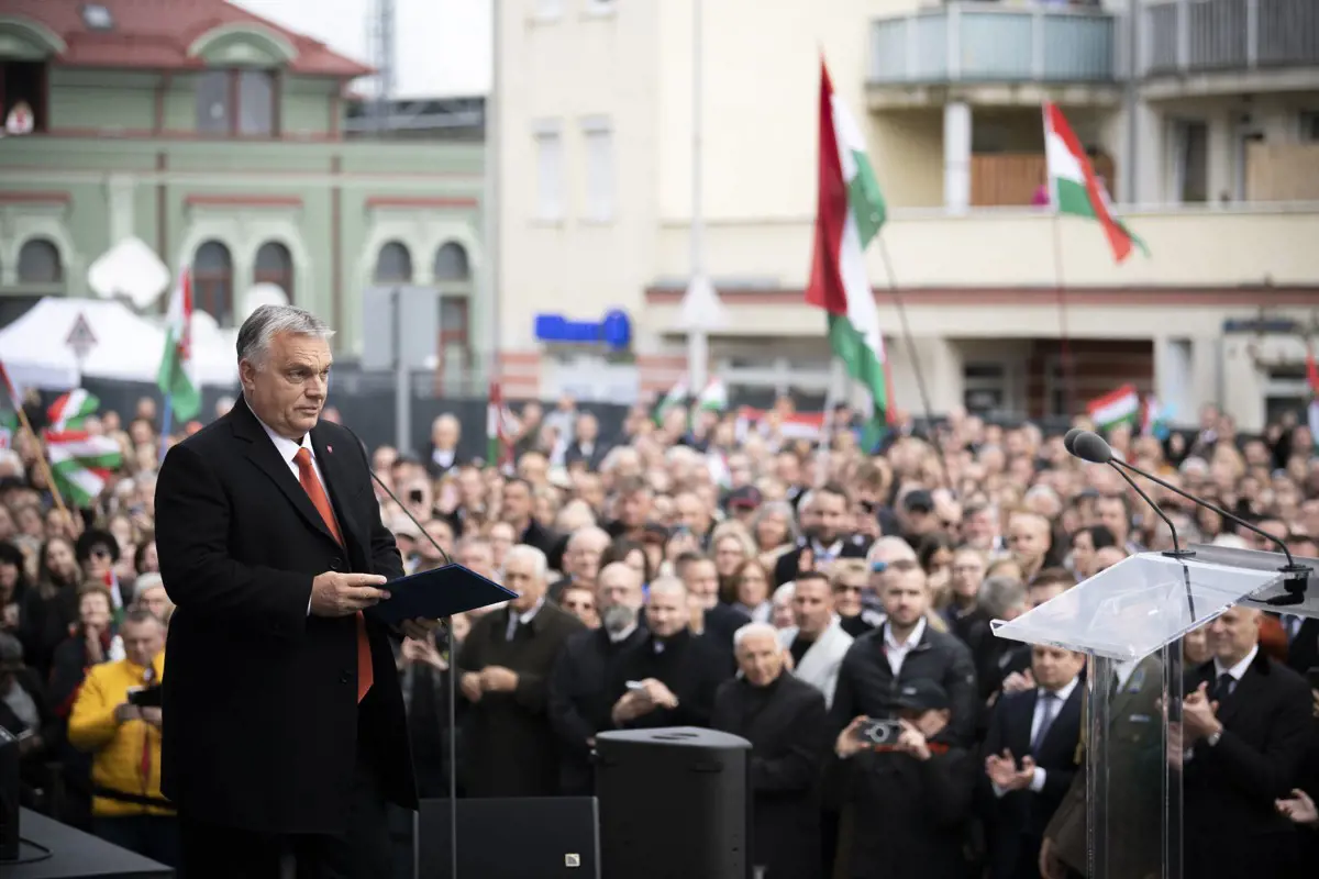 Orbán Viktor: Hol az árnyékból, hol a brüsszeli magaslesről lövöldöznek Magyarországra