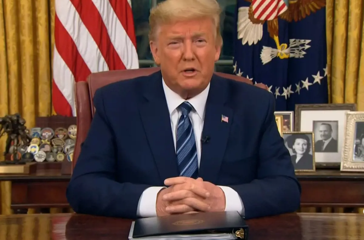 Trump: hamarosan megkezdődik a vírusellenes szer klinikai tesztelése