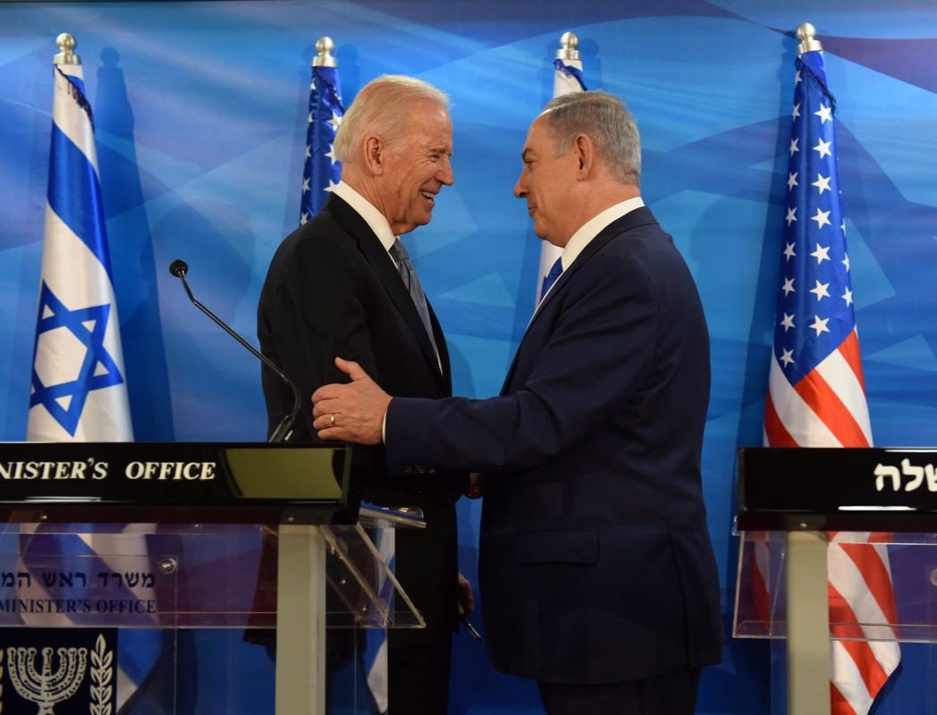 Többek között a gázai túszokról is egyeztetett Benjámín Netanjáhúval Joe Biden