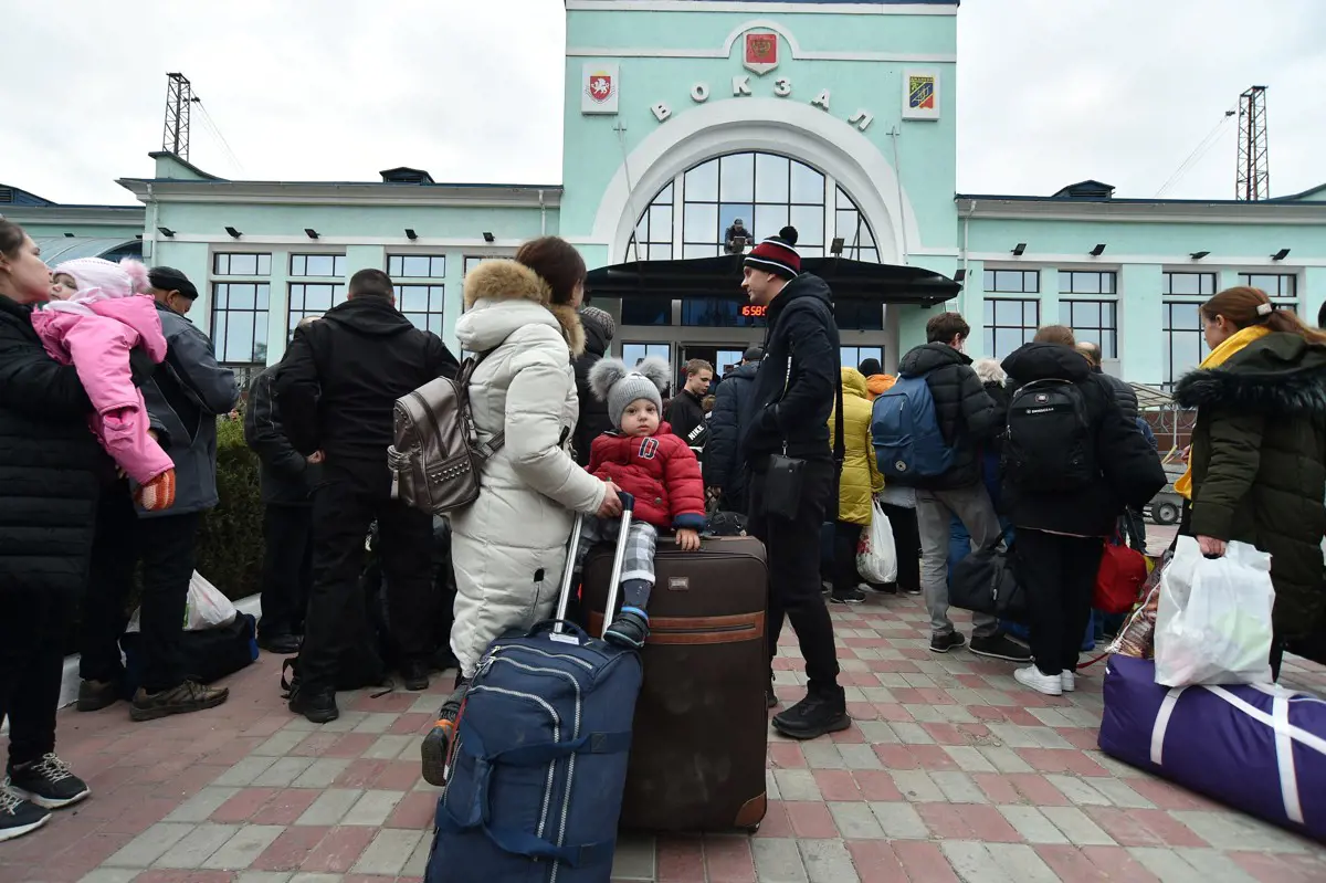 Európai Bizottság: négymillió ukrajnai menekült részesült az unió által biztosított átmeneti védelemben
