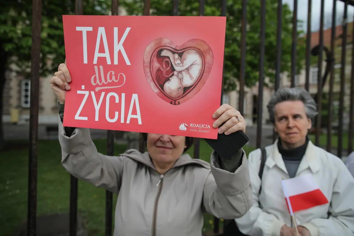 A lengyel parlament alsóháza elutasította az abortusz liberalizálását célzó tervet