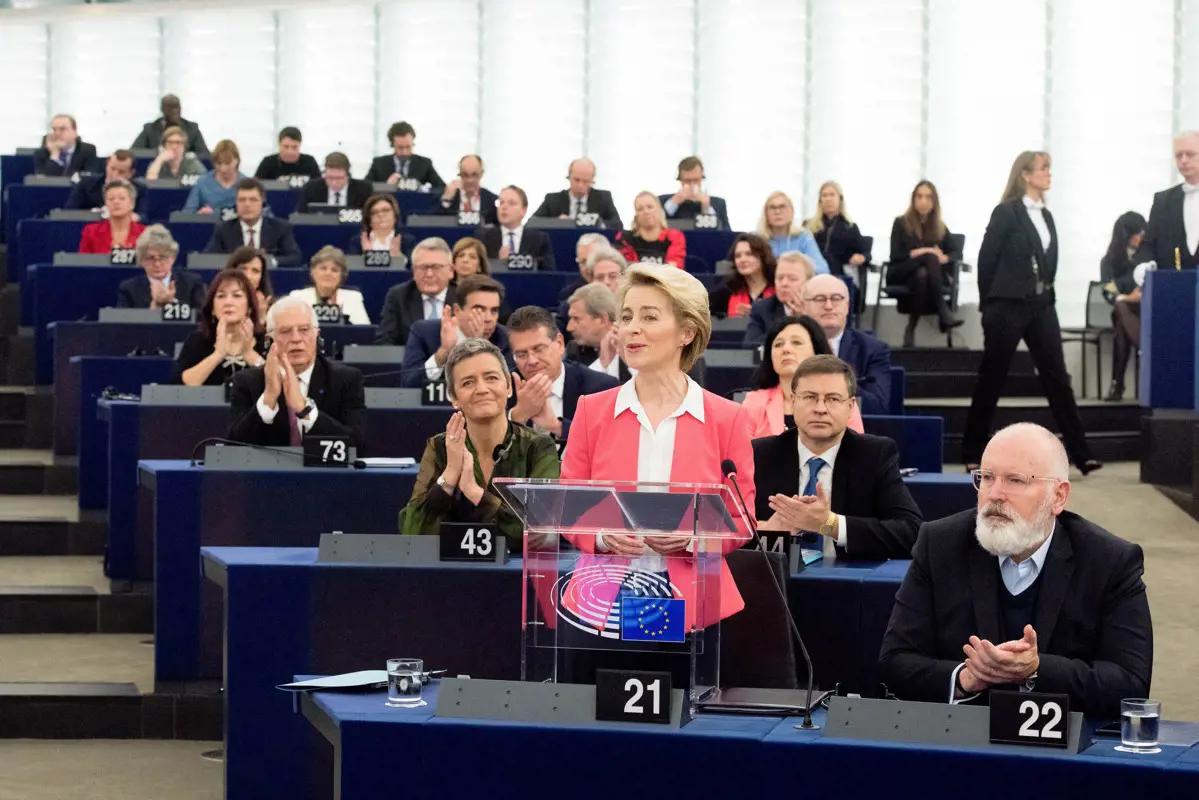 A momentumosokon kívül az összes magyar EP-képviselő megszavazta Ursula von der Leyen bizottságát