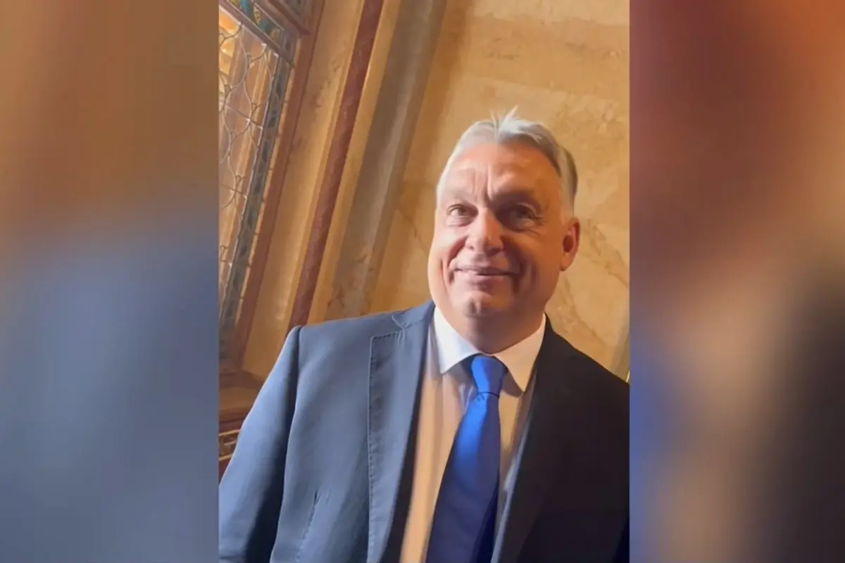 Kocsmai stílus: Orbán lerókázta Hadházyt - VIDEÓ