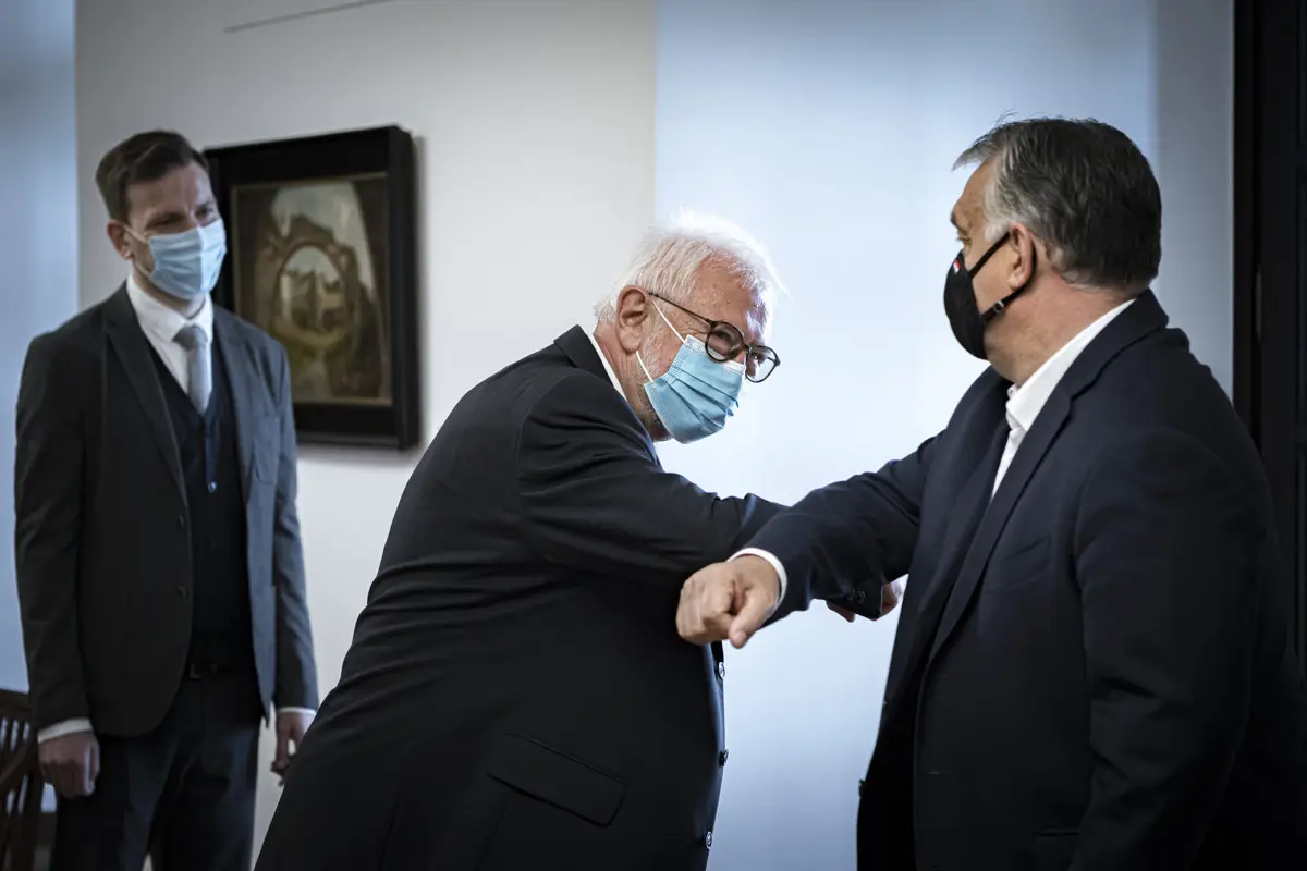 MOK: Visszaéltek a Magyar Orvosi Kamara alelnökének nevével és fotójával