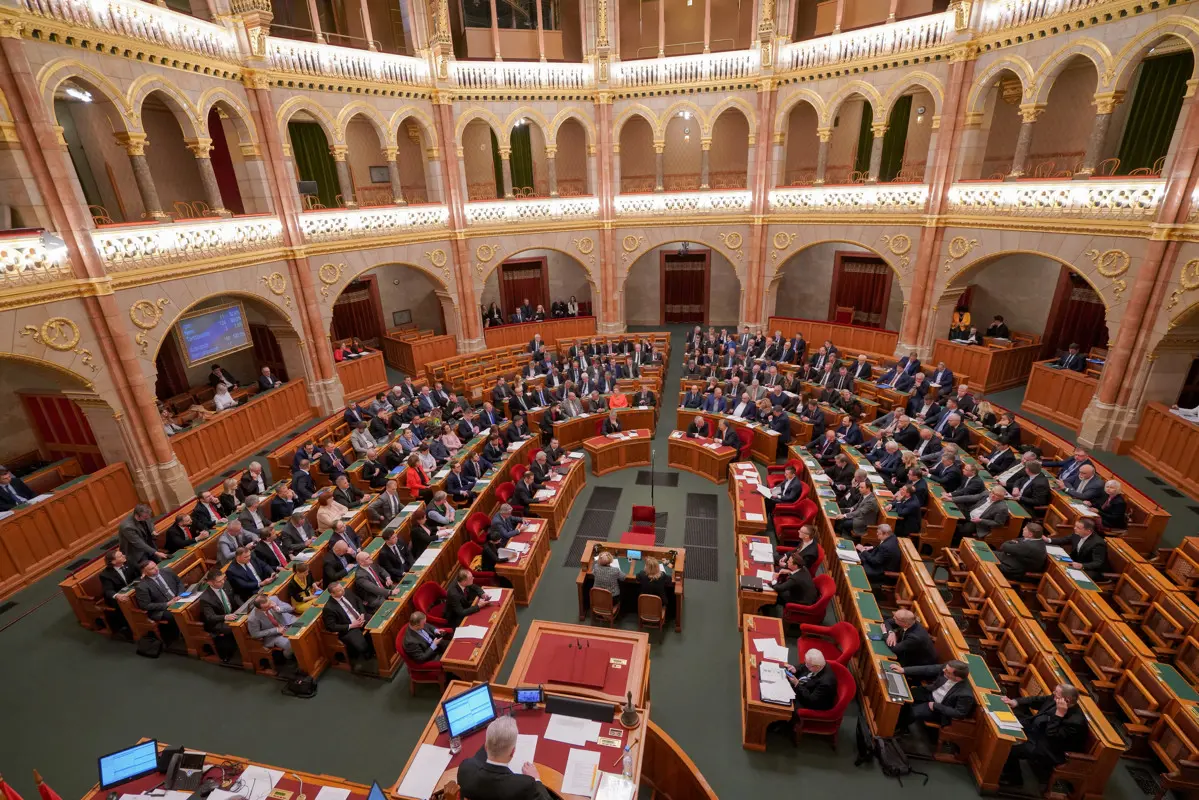 Elfogadta a parlament a KDNP migrációs politikai nyilatkozatát, de a jobbikos módosítót ignorálták