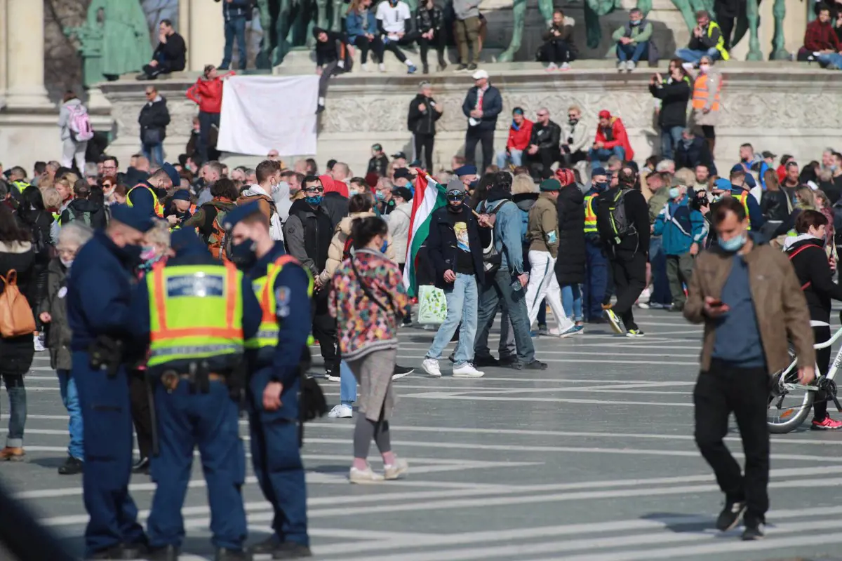 Egymillió forintra büntették Gődény Györgyöt a február végi tüntetése miatt