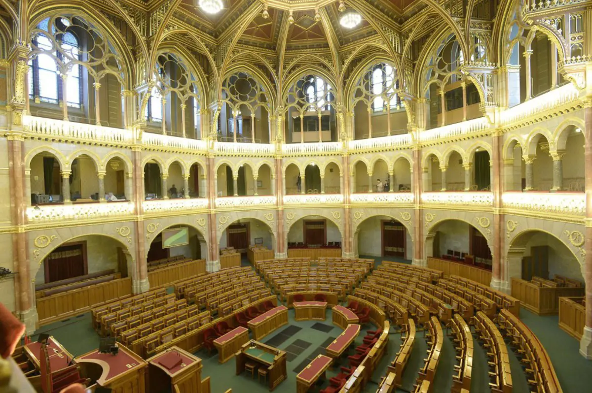 A Szőlő utcai téma miatt a fideszesek közül senki nem ment el az év utolsó parlamenti ülésére