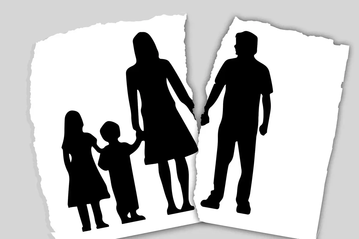A gyermek elhelyezése válás, vagy élettársi kapcsolat megszakadása esetén (x)