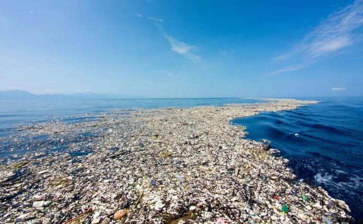 Több mint 40 tonna műanyag hulladékot gyűjtöttek a Csendes-óceánból