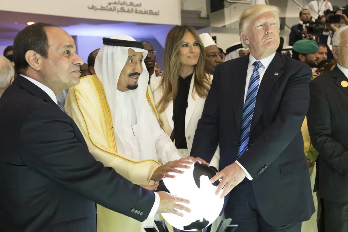 Trump rendkívüli rendelet segítségével adna el fegyvereket Szaúd-Arábiának