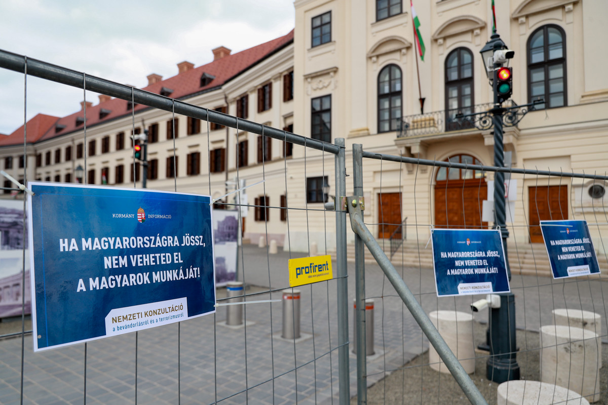 A Karmelitánál tiltakoznak a lakosságcsere ellen