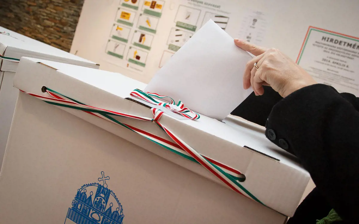 Koordinált szavazatszámlálással adna gyomrost az ellenzék a Fidesznek