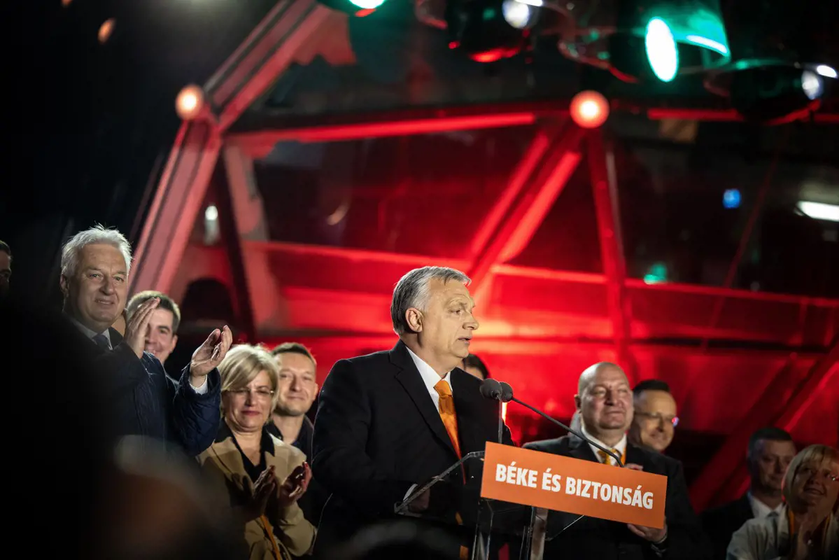 Erősödött a Fidesz, miközben a szavazói fele nem tudja, hogy Orbán a szankciókirály