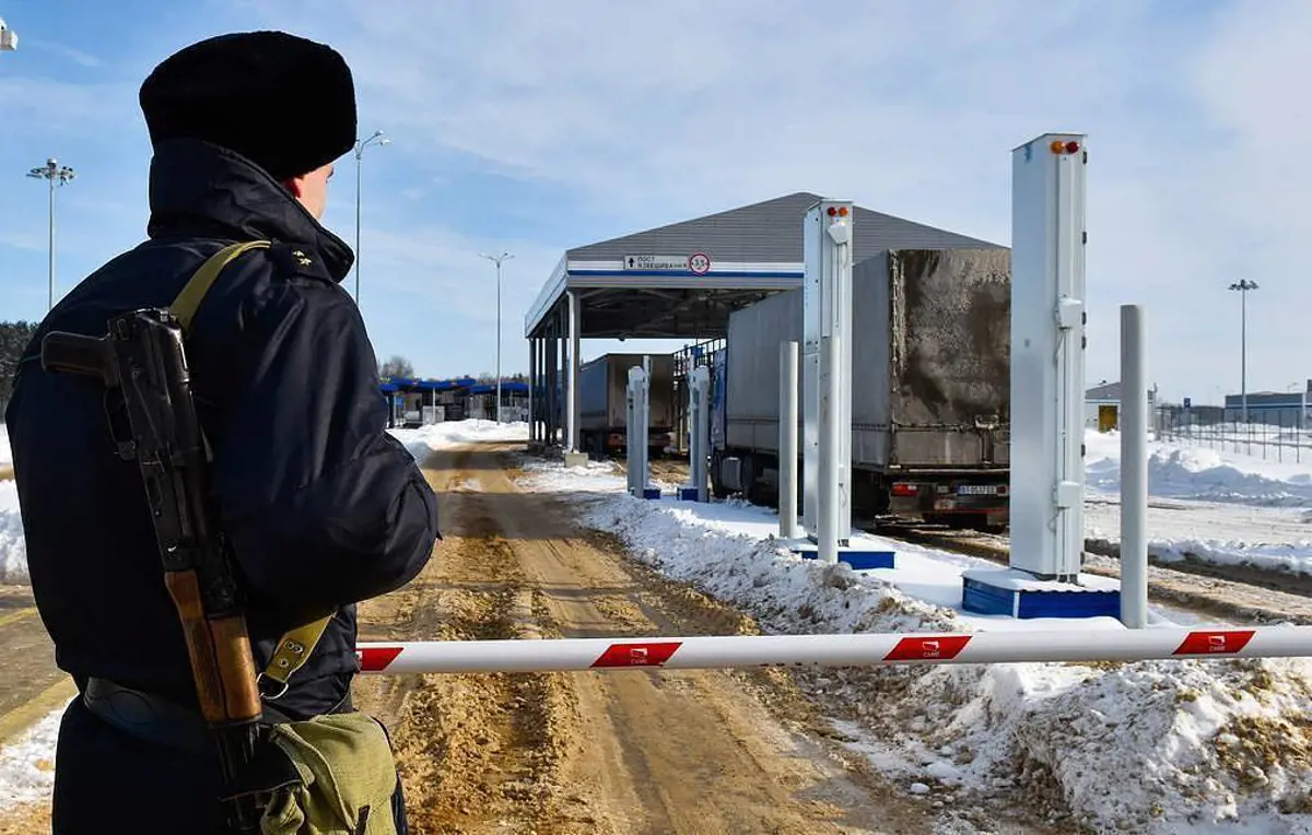 Moszkva bezárta az iskolákat, Oroszország pedig lezárta a határait