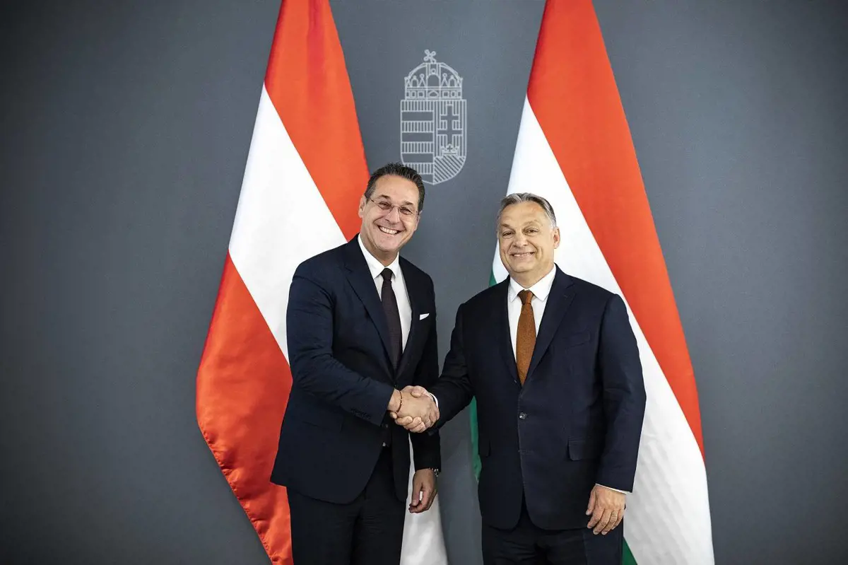 Megkezdődött Orbán Viktor korábbi osztrák szövetségesének, Heinz-Christian Strachénak a pere