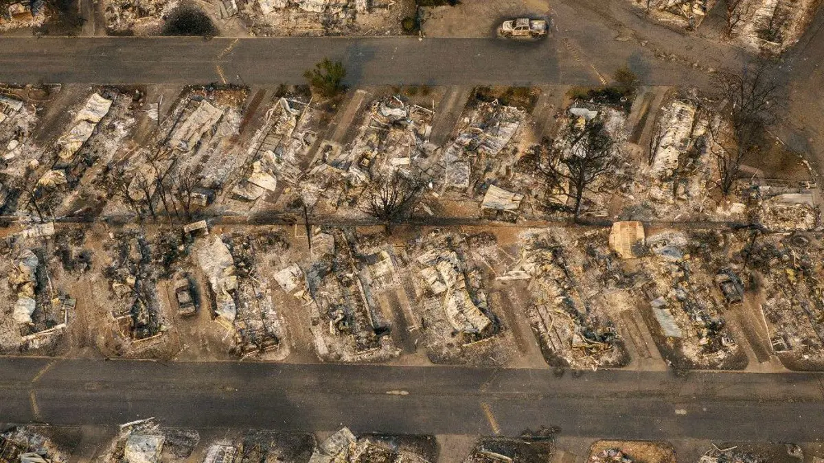 37 helyen ég egyszerre a tűz Oregon államban, félmillió embernek el kell hagynia az otthonát