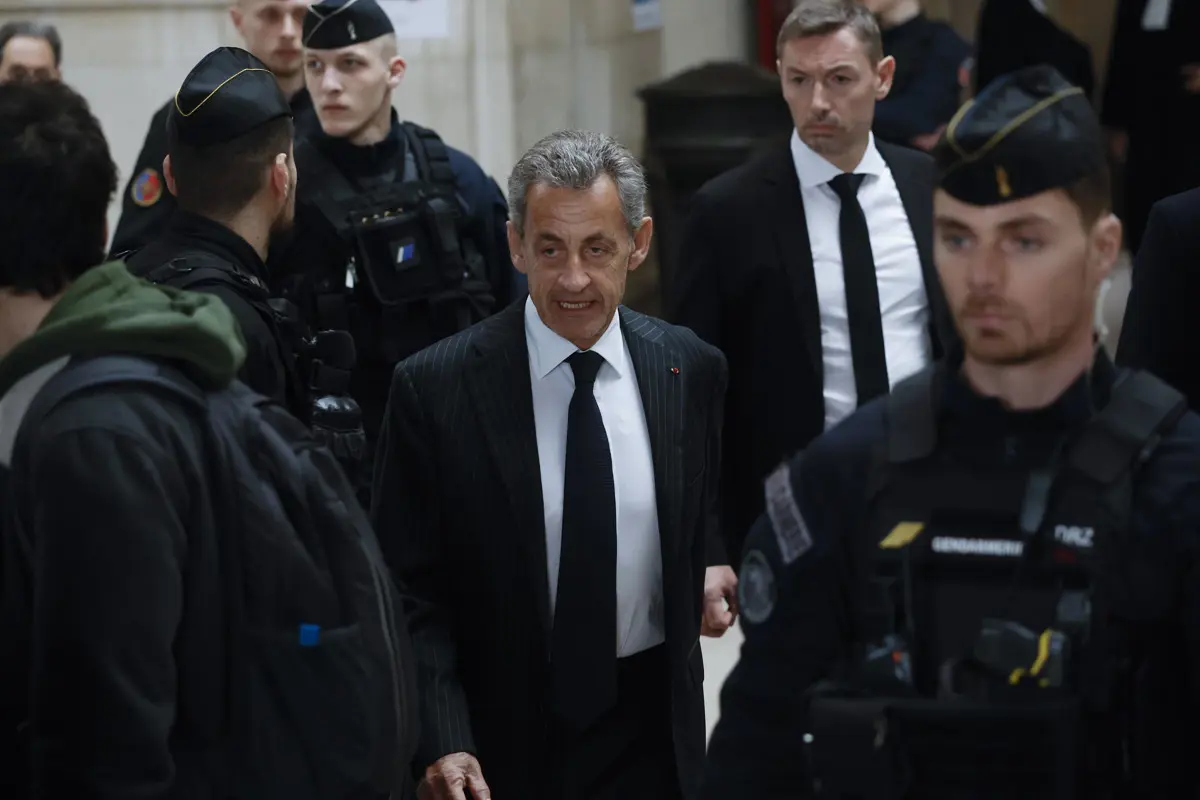 Enyhítés: hat hónap letöltendő és ugyanennyi felfüggesztett börtönbüntetésre ítélték Nicolas Sarkozyt