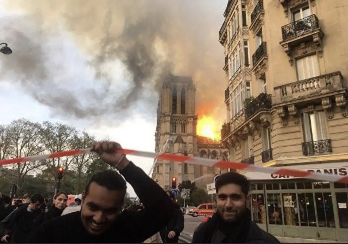 Mégsem röhögtek a muszlimok a lángoló Notre-Dame tövében?!