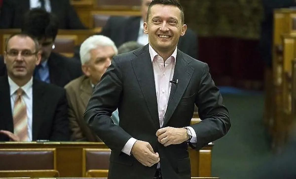 Rogán Antal tavaly is elszórta a családi ezüstöt propagandára