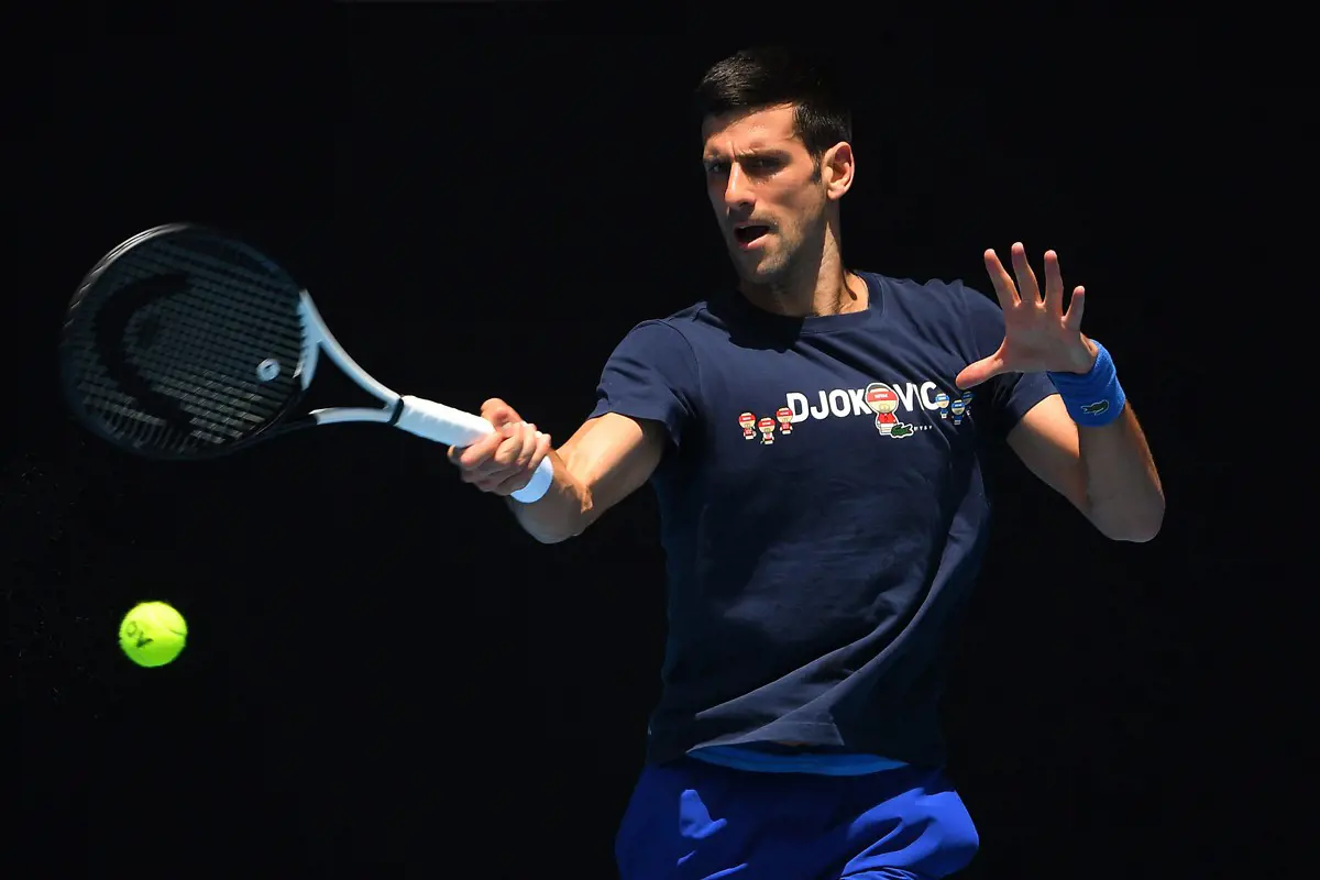 Djokovic sem lépheti át a szabályokat: hazaküldik a tornáról