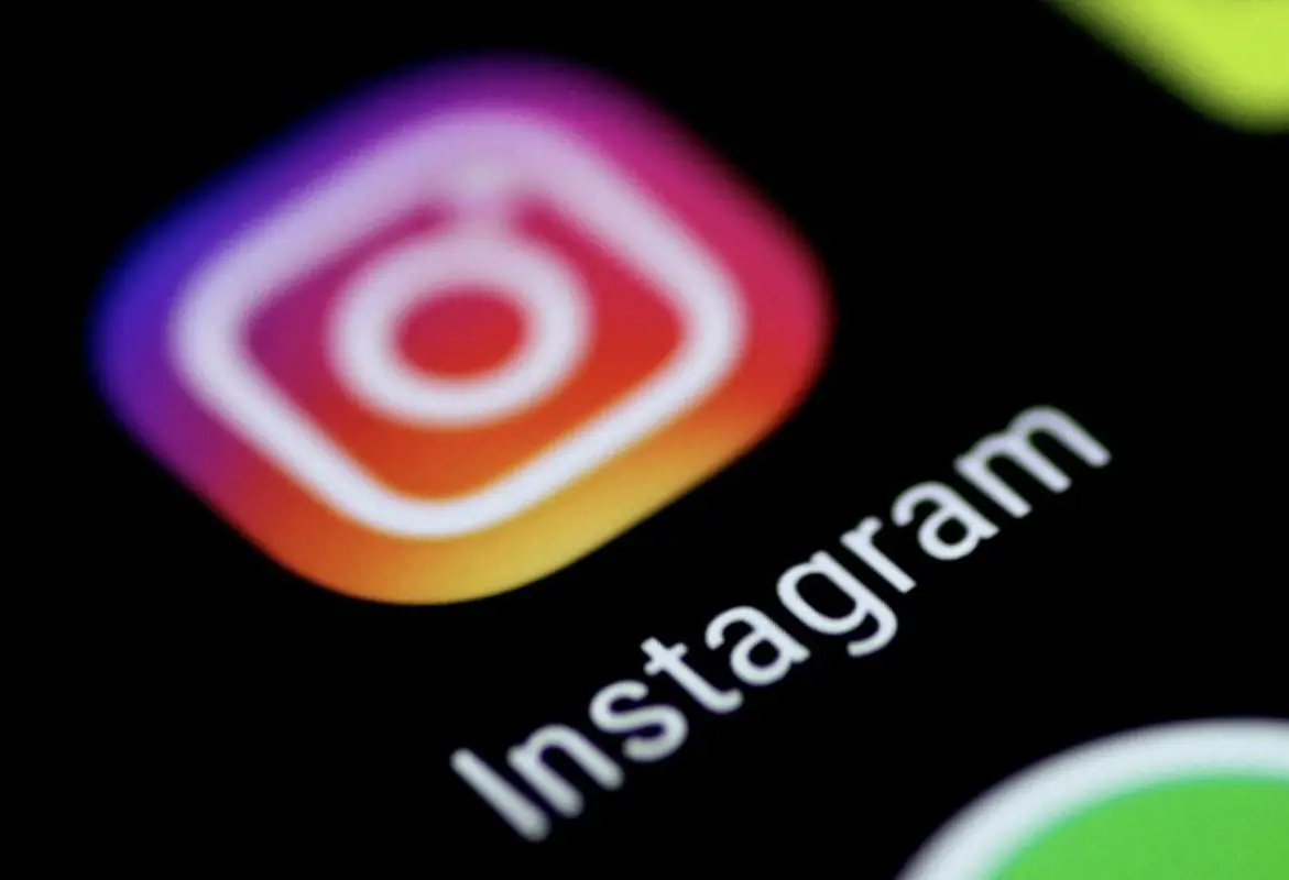 Koronavírus-álhír miatt lelőtte az Instagram az egyik óriás mémprofilt