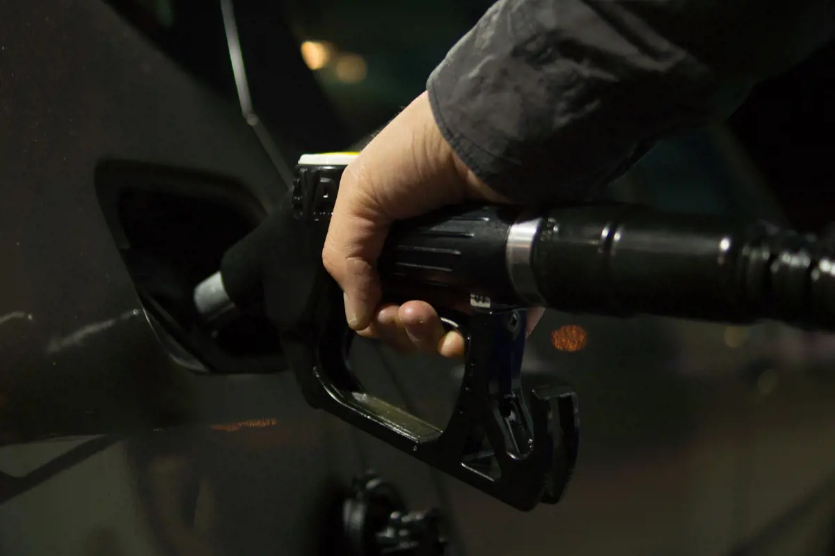 Jelentősen csökken a benzin ára