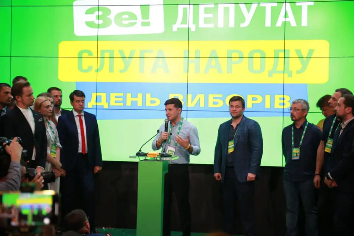 Meggyőző fölénnyel nyerte az államfő pártja az ukrajnai választást