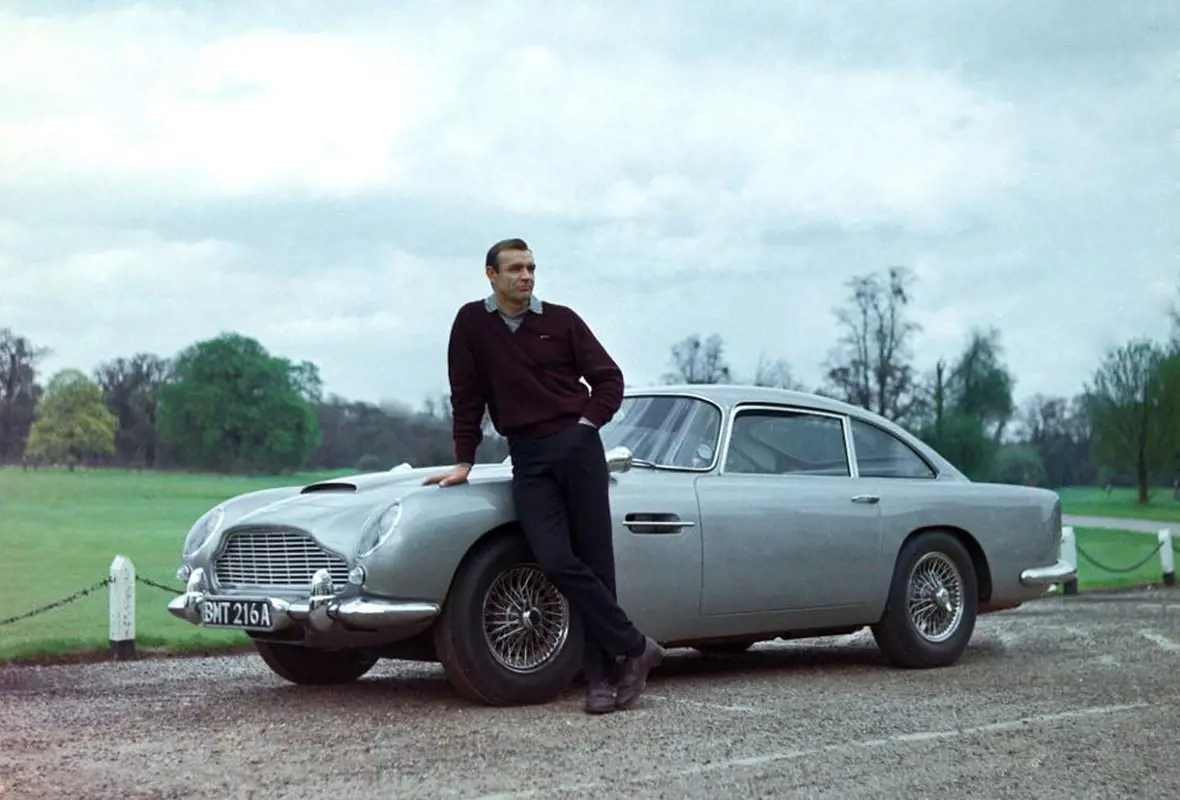 Ha Ön James Bond-rajongó, és van 2 milliárdja, megvehetné a 007-es autóját
