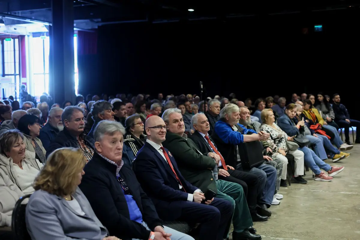 Seregszemlét tartottak a devizakárosultak