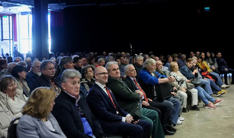 Seregszemlét tartottak a devizakárosultak