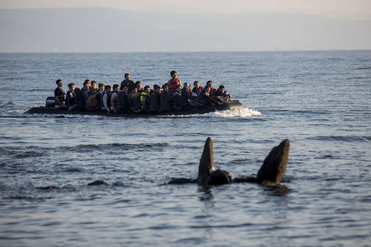 Több mint nyolcvan menekültet találtak a máltai hatóságok egy bárkán