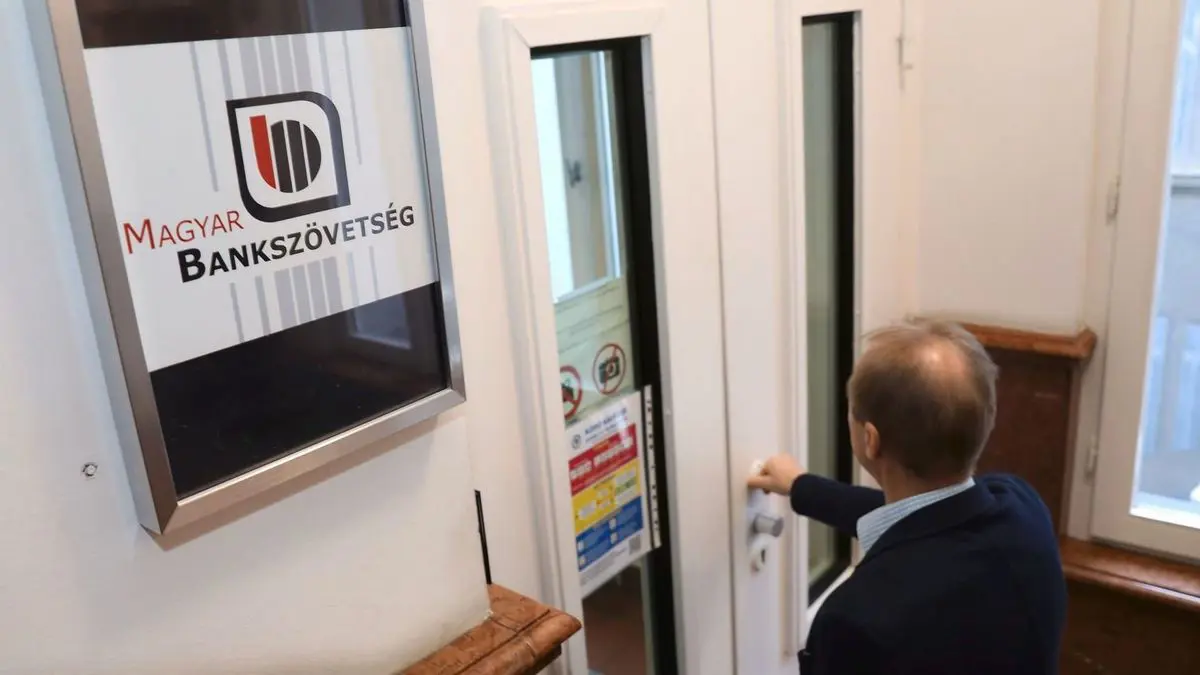 A Bankszövetség is megszólalt a devizahitelekről