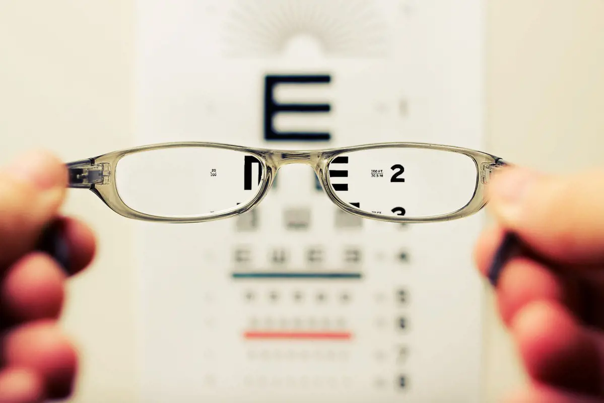 Ha új szemüvegre lenne szüksége, elintézheti: az optikák is nyitva maradhatnak