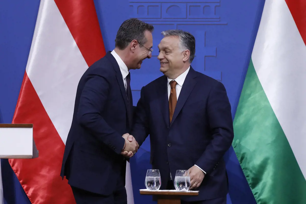 Orbán sajtófőnöke: a kormány nem kívánja kommentálni Strache lemondását