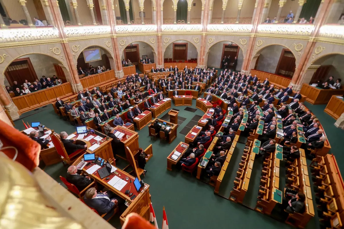 Egyhangúlag bólintott rá a parlament Novák Katalin lemondására, a svédek is fellélegezhetnek